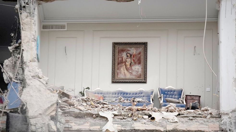 Erneut sind Menschen im Iran bei den Luftangriffen getötet worden. Foto: Vahid Salemi/AP/dpa