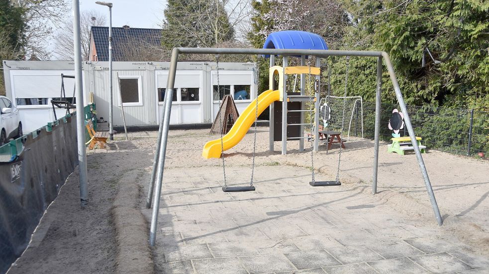 Den Kindergarten „Swaalvkenüst“ in Upgant-Schott gibt es seit 2017. Er besteht aus mehreren Containern, die im Sommer entfernt werden sollen. Foto: Thomas Dirks