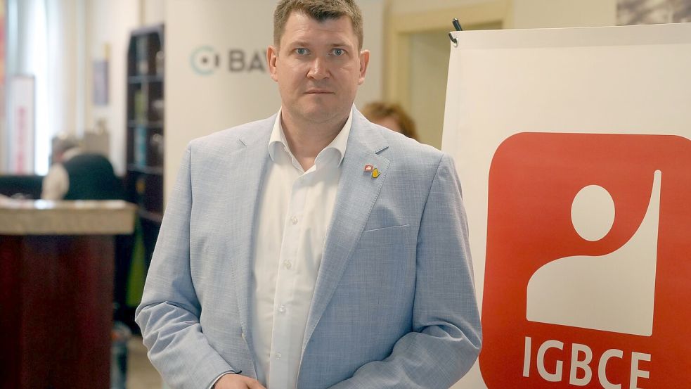 Oliver Heinrich, Verhandlungsführer der IG BCE, sieht nun die Unternehmen in der Pflicht (Archivbild) Foto: Thomas Frey