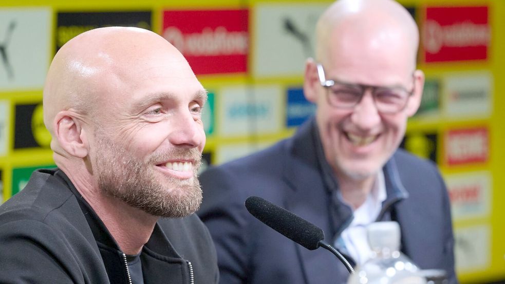 Clubchef Carsten Cramer (r.) glaubt, mit Ole Book (l.) den richtigen Sportdirektor für den BVB gefunden zu haben Foto: Bernd Thissen