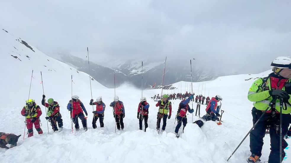 Bei dem Unglück starben vier Tourengeher, die an einem Steilhang unterwegs waren. Foto: -/Italienische Bergwacht/dpa