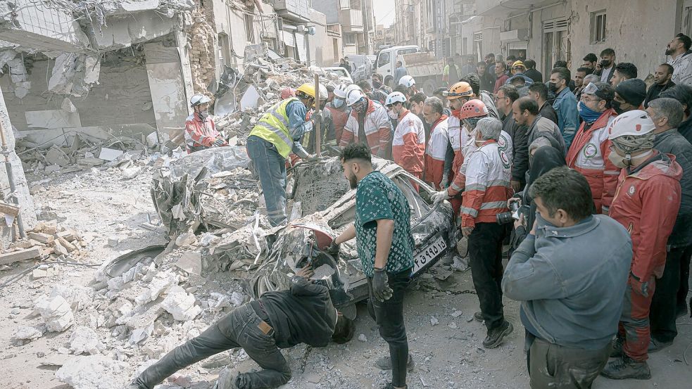 Die Angriffe der USA und Israels auf den Iran dauern an. Foto: Mati Hashemi/AP/dpa