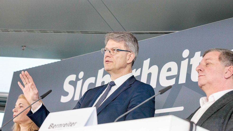 Bei einem Sicherheitsgipfel kurz nach der Tat wurden erste Sicherheitsmaßnahmen vereinbart. (Archivbild) Foto: Carsten Koall/dpa