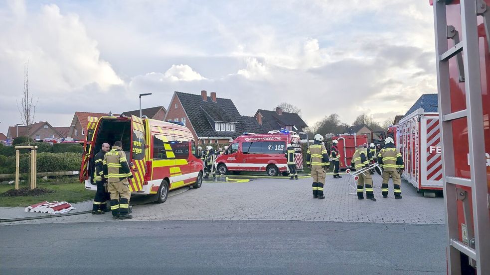 Die Freiwilligen Feuerwehren Friesoythe, Altenoythe, Gehlenberg und Markhausen sind am Mittwoch zu einem Brand in Friesoythe ausgerückt. Foto: Feuerwehr Friesoythe