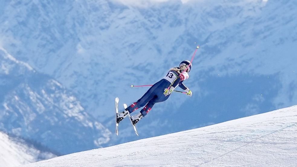 Lindsey Vonn nur Augenblicke vor ihrem fatalen Sturz bei der Olympia-Abfahrt von Cortina d’Ampezzo. (Archivbild) Foto: Jacquelyn Martin/AP/dpa