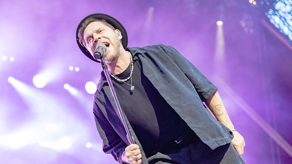 Nach knapp vier Jahren und einer Weltreise ist Johannes Oerding mit seinem neuen Album „Hotel“ zurück in den Plattenläden und auf der Bühne. Foto: Sebastian Dannenberg