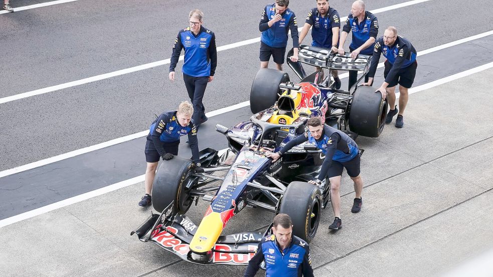 Der Dienstwagen von Max Verstappen ist in dieser Saison bisher deutlich zu langsam. Foto: Yichin Hou