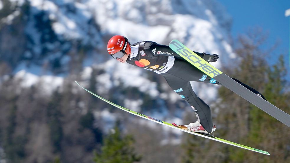 Karl Geiger konnte nur im ersten Durchgang des Teamwettbewerbs überzeugen. Foto: Darko Bandic
