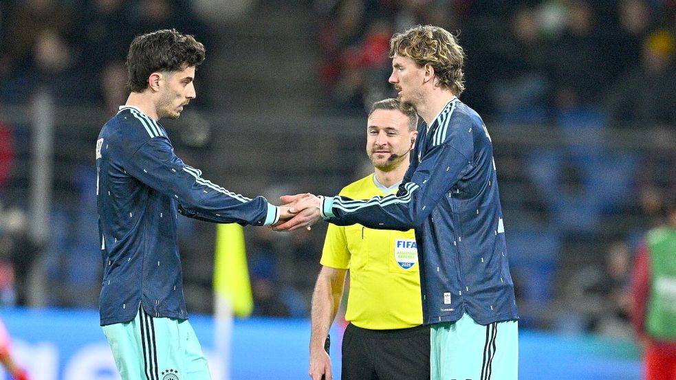 Kai Havertz (l.) und Nick Woltemade (r.) sind die Angreifer im DFB-Team. Foto: Tom Weller/dpa