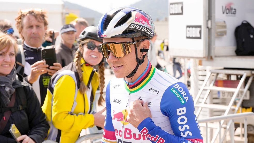 Ein Weltmeister als Helfer? Remco Evenepoel hatte bei der Katalonien-Rundfahrt damit kein Problem. (Archivbild) Foto: Nicolás Carvalho Ochoa/dpa