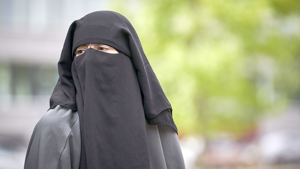 Der Gesichtsschleier Nikab, wird vor allem von Frauen auf der arabischen Halbinsel getragen. In europäischen Ländern ist er selten. Foto: Imago/Hollandse Hoogte