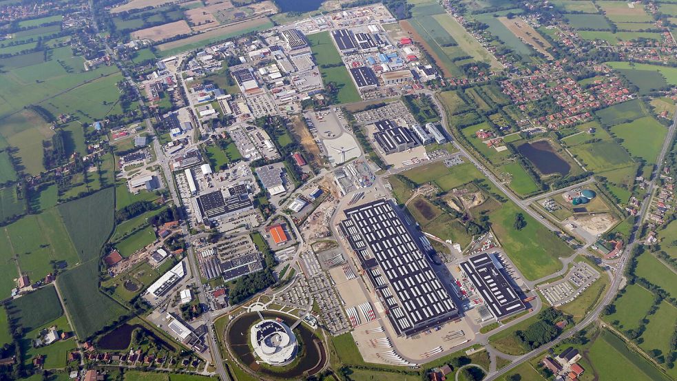 Handwerk und Industrie – alles auf einem Fleck: Das Industriegebiet Nord (Luftaufnahme von 2022) ging vor 50 Jahren in Sandhorst an den Start. Foto: Bernd Heiken
