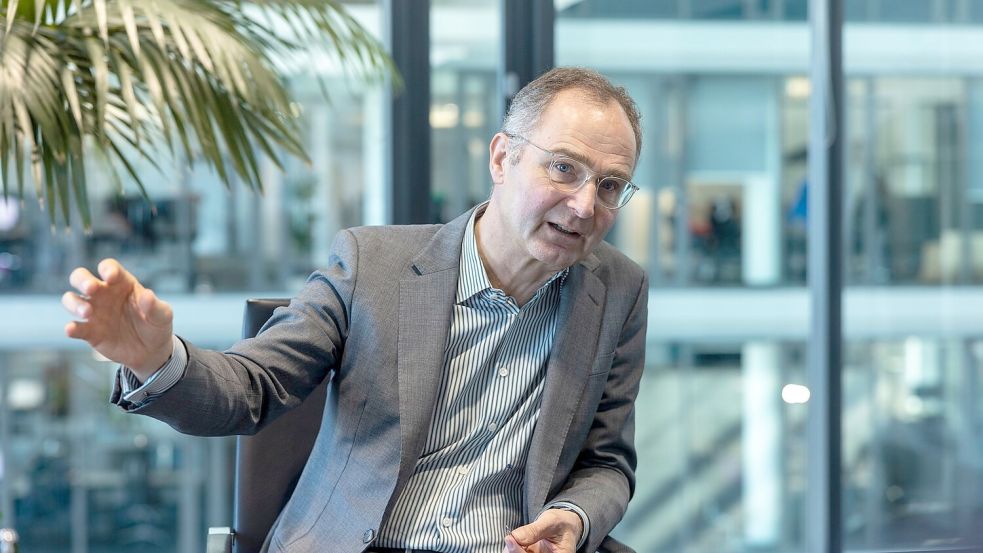 Deutsche-Börse-Chef Stephan Leithner plädiert für einen Ausbau der privaten und betrieblichen Altersvorsorge. Foto: Helmut Fricke/dpa