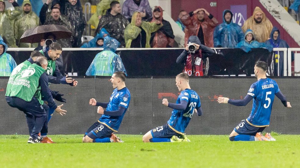 Profis des Kosovo feiern ein Tor. (Archivbild) Foto: Salvatore Di Nolfi