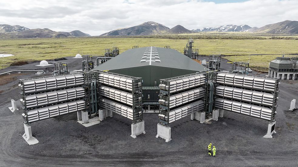 Der größte CO2-Staubsauger „Mammoth“ der Schweizer Firma Climeworks steht auf Island. Foto: Climeworks