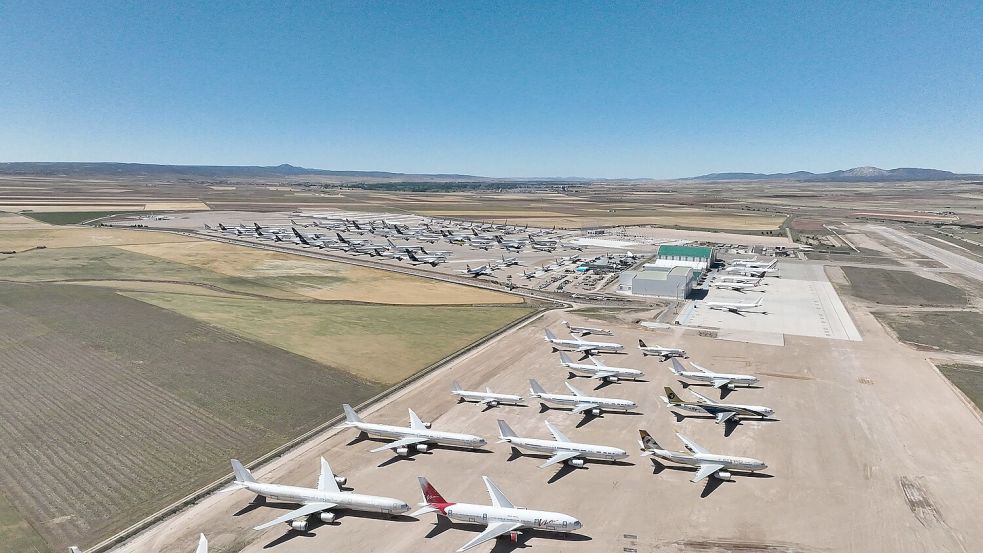 Am Flughafen Teruel in Aragonien stehen wegen des Nahostkriegs derzeit rund 70 Maschinen. Besonders viele kommen von Qatar Airways, weitere werden erwartet. Foto: Flughafen Teruel