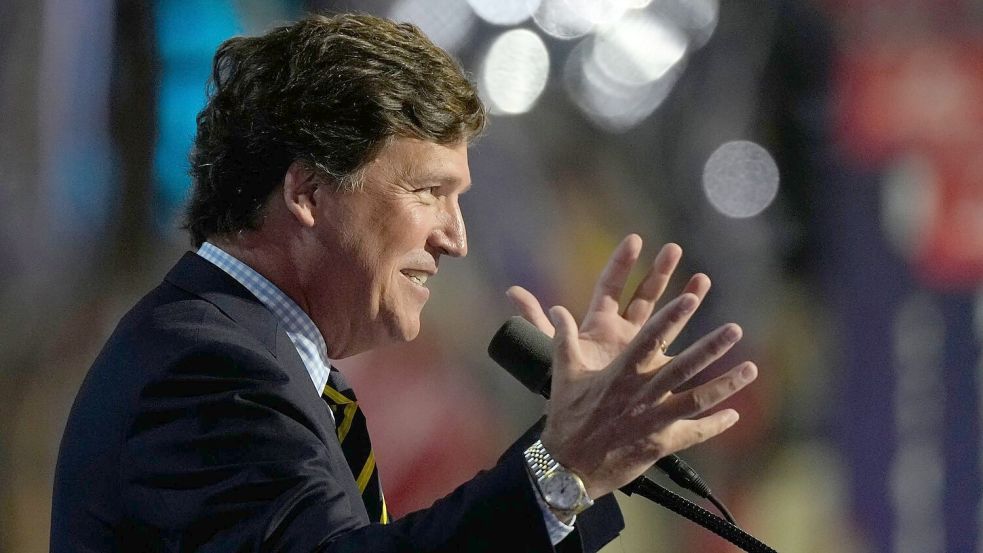 Tucker Carlson kritisiert Trump scharf (Archivbild). Foto: Matt Rourke/AP/dpa