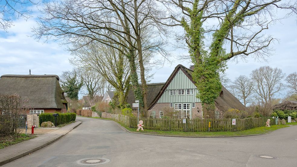 So idyllisch wie auf Sylt: Dieses Haus „spielt“ in einer neuen Folge des ZDF-Krimis „Nord Nord Mord“ bald die Villa eines Unternehmers auf der Nordseeinsel. Foto: Patrick Sun