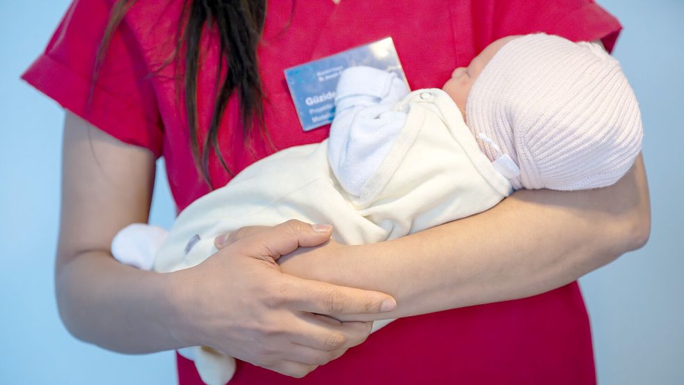 Weil so viele Geburtsstationen geschlossen werden, kommen viele Babys nicht mehr in ihrem Heimatort zur Welt. Foto: picture alliance/dpa
