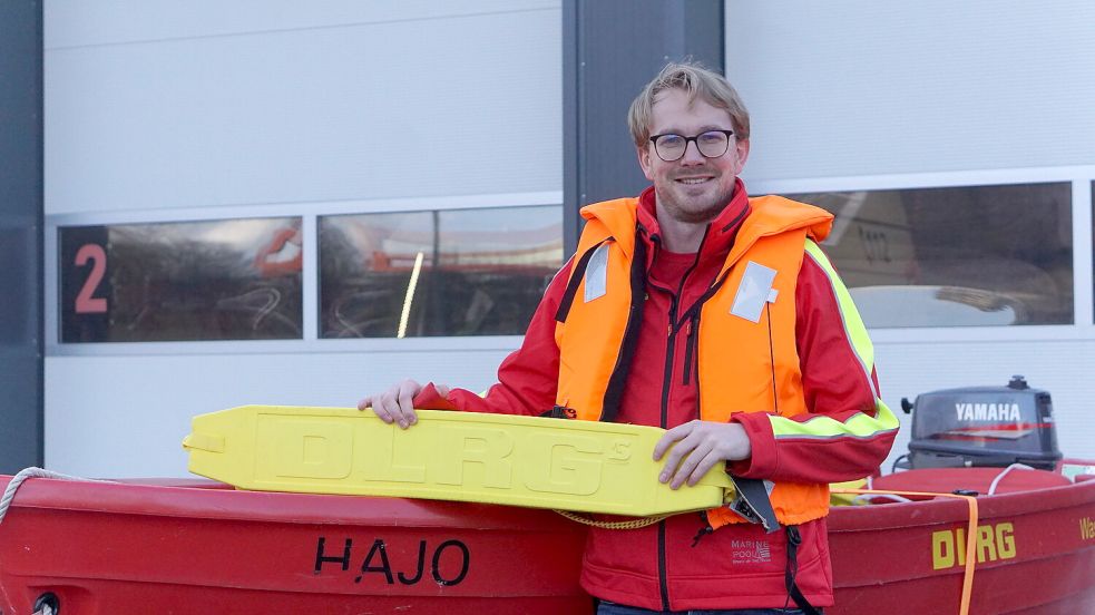 Nico Ihnen ist technischer Ausbildungsleiter bei der DLRG in Aurich. Foto: Jurij Babanin