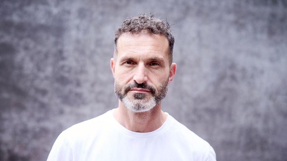 Alfonso Pantisano, Berliner Queerbeauftragter, ist auf sehr teure Arzneien angewiesen. Foto: IMAGO/Christian Spicker