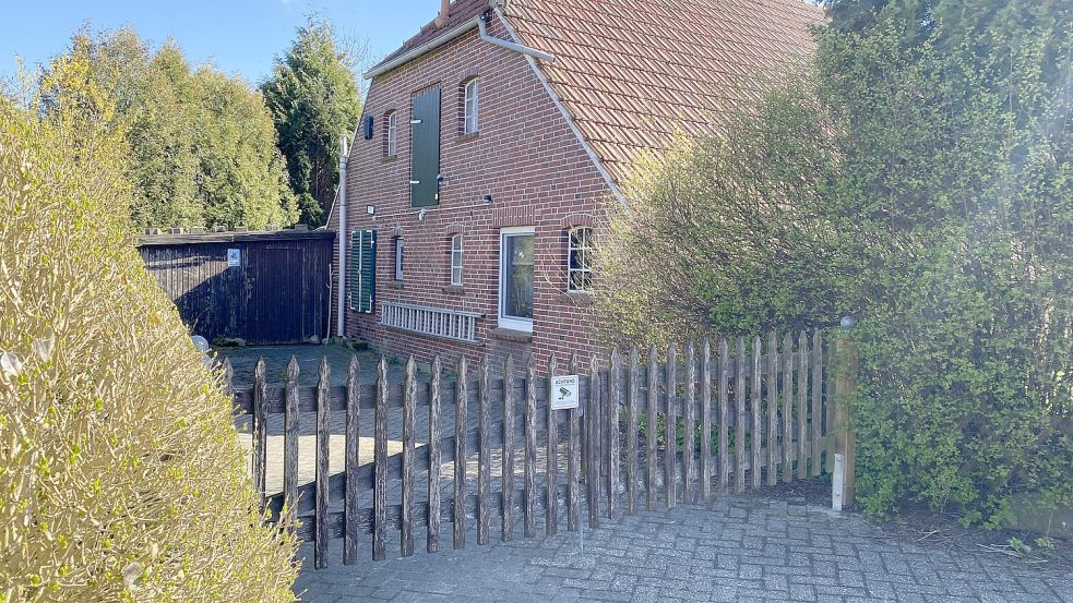 Im Garten dieses Hauses wurde ein Mann aus Lüdenscheid gefunden. Foto: Imke Oltmanns