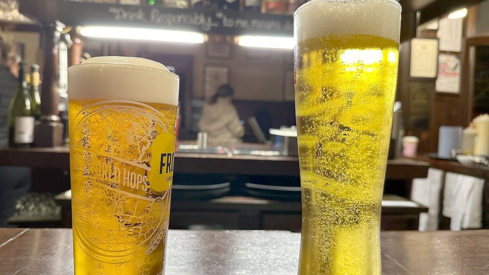 In Dundonald kann das klassische Pint schon bald neben einer Lidl-Filiale genossen werden. (Archivbild) Foto: Benedikt von Imhoff/dpa