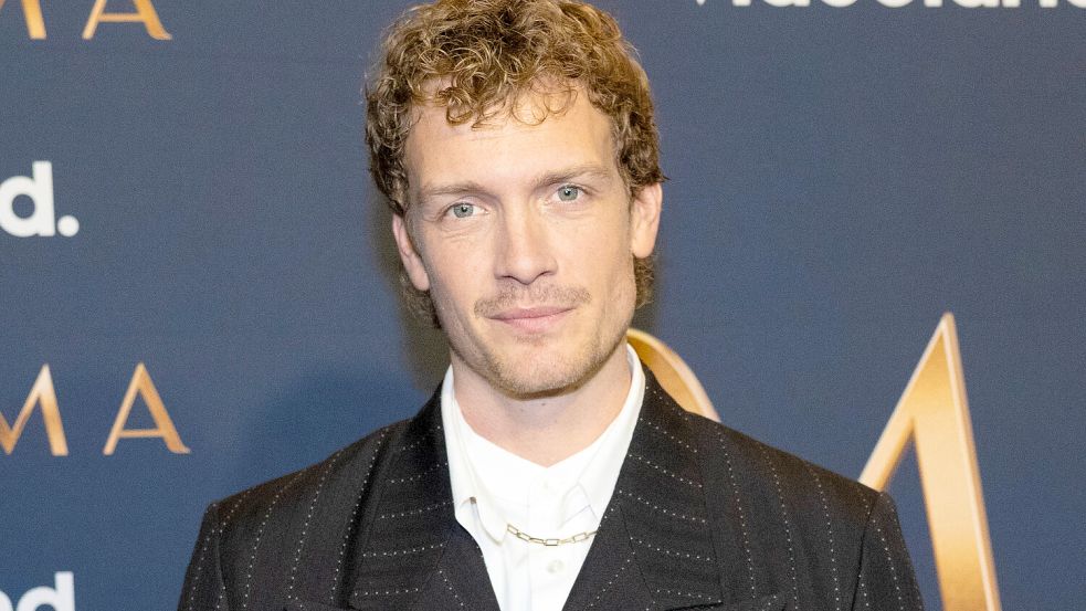 Martijn Lakemeier spielt den niederländischen König in der erfolgreichen Serie „Máxima“. Foto: IMAGO/DPPA