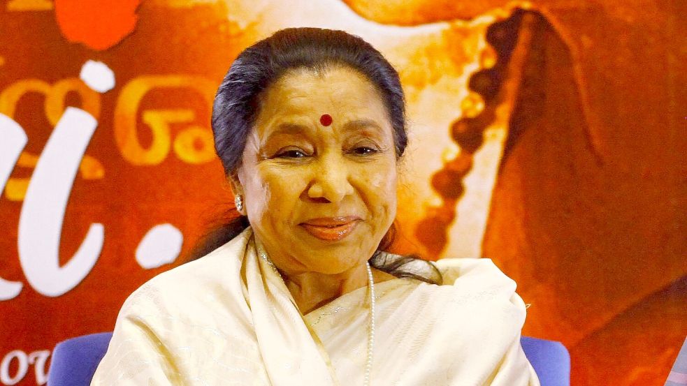 Die indische Sängerin Asha Bhosle haben viele schon gehört - sie lieh Bollywood-Schauspielerinnen ihre Singstimme. Foto: Rafiq Maqbool