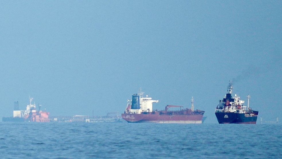 US-Präsident Trump kontert das iranische Vorgehen in der Straße von Hormus mit einer US-Seeblockade. (Symbolbild) Foto: Altaf Qadri/AP/dpa