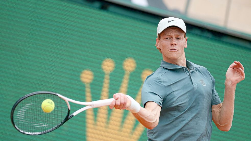 Jannik Sinner triumphiert beim Masters-Turnier in Monte-Carlo. Foto: Valery Hache/AFP/dpa