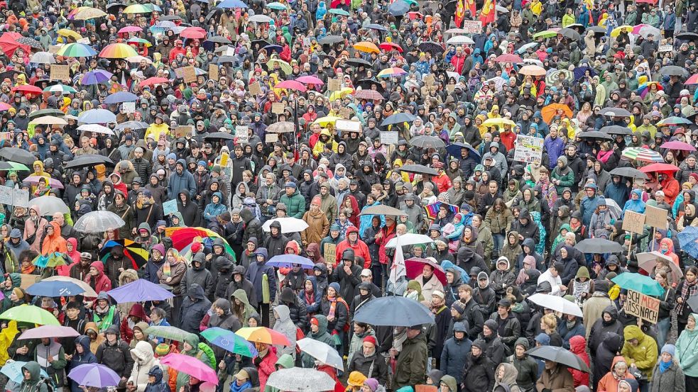 In Deutschland leben mehr als 80 Millionen Menschen. Laut einer Prognose könnte die Zahl in den kommenden Jahren sinken. Foto: Focke Strangmann/dpa