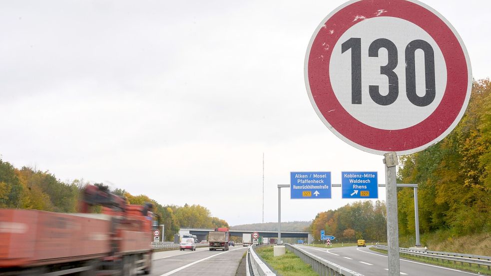 Befürworter eines Tempolimits argumentieren, damit ließen sich Spritkosten, Unfälle und Klimabelastung reduzieren. Foto: dpa/Thomas Frey