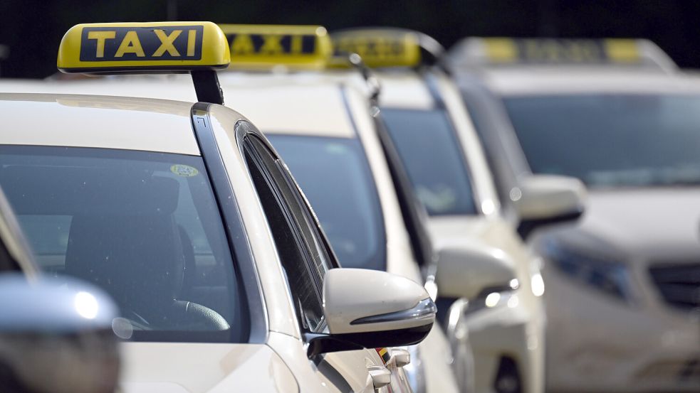 Dieseln und Benzin sind seit Wochen teuer geworden. Taxi-Unternehmen belastet das besonders. Foto: dpa