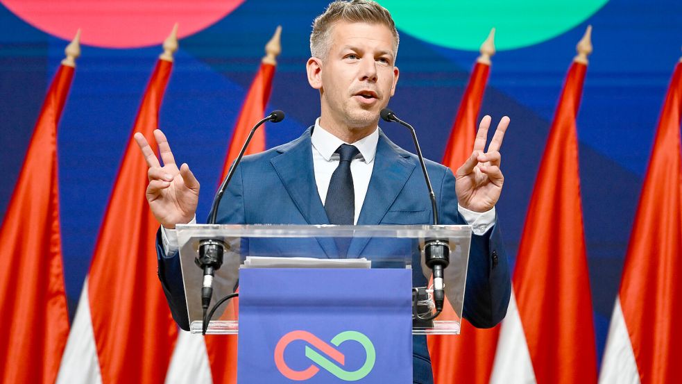 Péter Magyar hat mit seiner Tisza-Partei in Ungarn einen fulminanten Wahlsieg eingefahren und sich eine Zweidrittelmehrheit im Parlament gesichert. Foto: dpa/AP/Denes Erdos