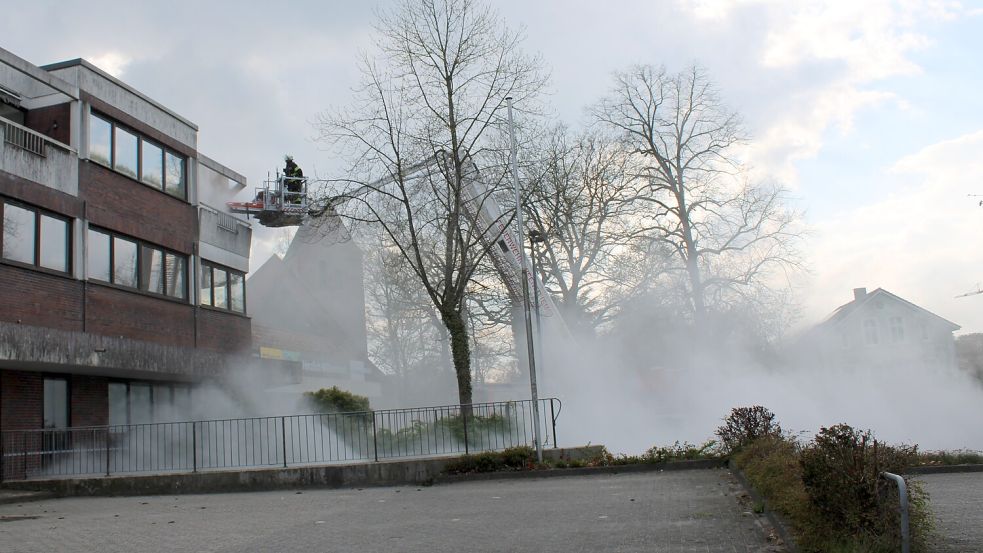 Ein solches Bild bot sich den Einsatzkräften der Feuerwehr am Dienstag bei einer Übung in Weener. Foto: Joachim Rand
