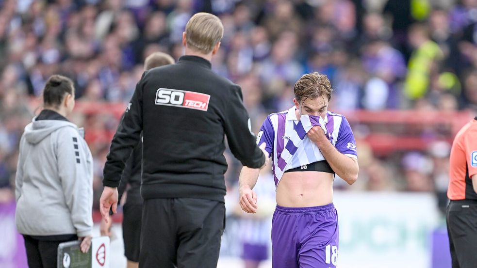 Am Sonntag gegen Cottbus musste Lars Kehl früh ausgewechselt werden. Trainer Timo Schultz hofft, den 24-Jährigen am Samstag in Ingolstadt wieder einsetzen zu können. Foto: Michael Titgemeyer