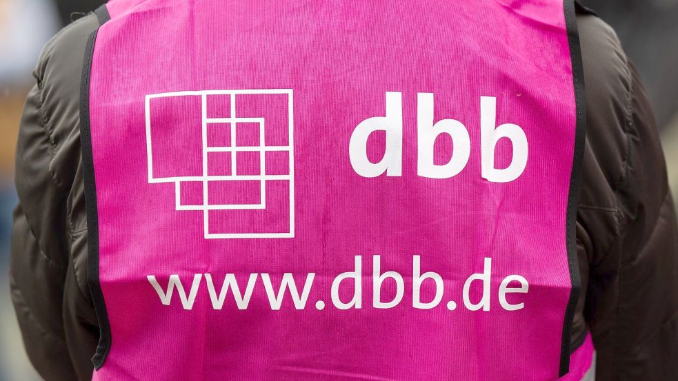 Krisenprämie auch für die Beschäftigten im Öffentlichen Dienst, findet der Deutsche Beamtenbund. (Archivbild) Foto: Robert Michael