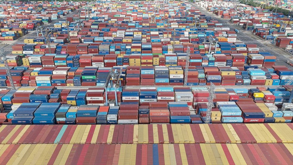 Chinas Wirtschaft wird stark von Exporten angetrieben. (Symbolbild) Foto: Uncredited/CHINATOPIX/AP/dpa