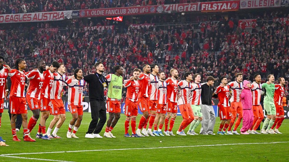 Die Stars des FC Bayern lassen sich feiern. Foto: Tom Weller