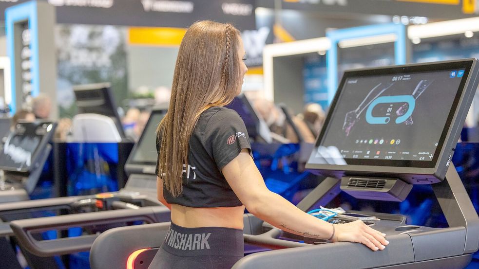 Eine Fibo-Besucherin beim Training. Foto: Thomas Banneyer