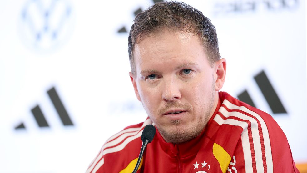 Bundestrainer Julian Nagelsmann räumt nun einen Fehler ein. Er entschuldigte sich persönlich bei Deniz Undav für seine öffentliche Kritik. Foto: dpa/Christian Charisius