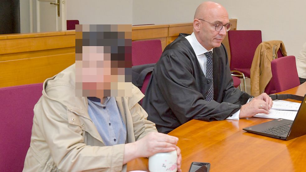 Verteidiger Christian Schumacher hatte im Sommer 2025 bis zuletzt um eine Bewährungsstrafe für seine Mandantin gekämpft – vergeblich. Foto: Klaus Ortgies/Archiv