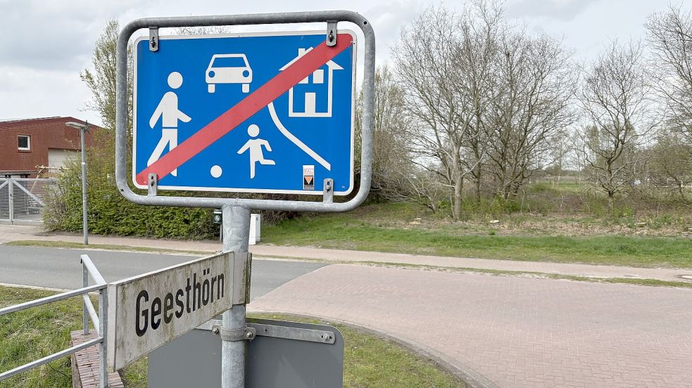 Anwohner der Straßen Geesthörn und Stillhörn sind gegen einen Containerstellplatz gegenüber der Einfahrt zu ihrer Siedlung. Foto: Thomas Dirks