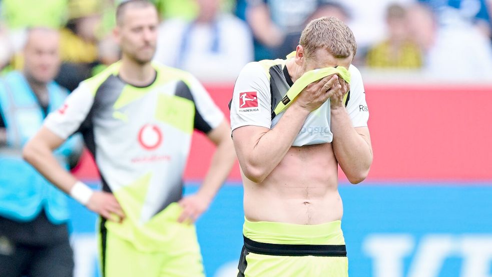 Frust nach dem Spiel: Der BVB verliert in Sinsheim. Foto: Uwe Anspach
