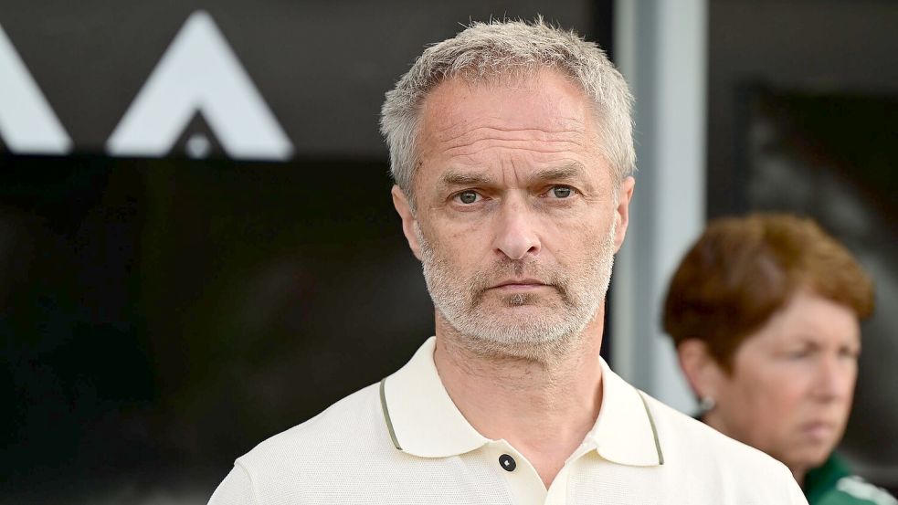 Ernüchtert: Bundestrainer Christian Wück und Assistentin Maren Meinert. Foto: Expa/ Reinhard Eisenbauer