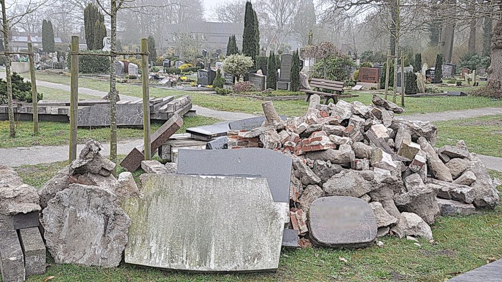 Was passiert mit den Grabsteinen, wenn es das Grab nicht mehr gibt? Foto: Bodo Wolters
