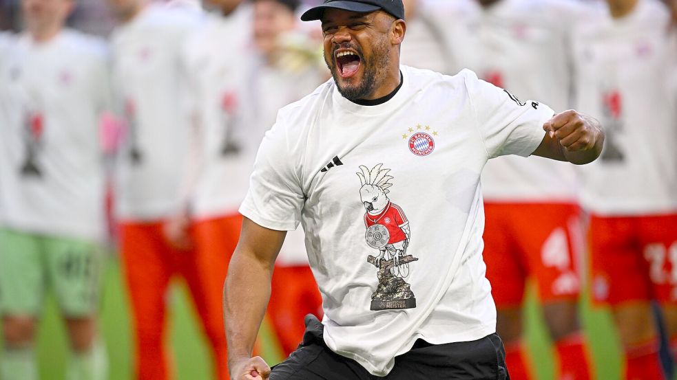 Vincent Kompany geht nach der gewonnenen Meisterschaft aus sich heraus. Foto: Tom Weller