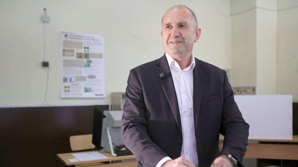 Bulgariens Ex-Präsident Radew steht mit seinem Bündnis vor einem deutlichen Sieg. Foto: Valentina Petrova