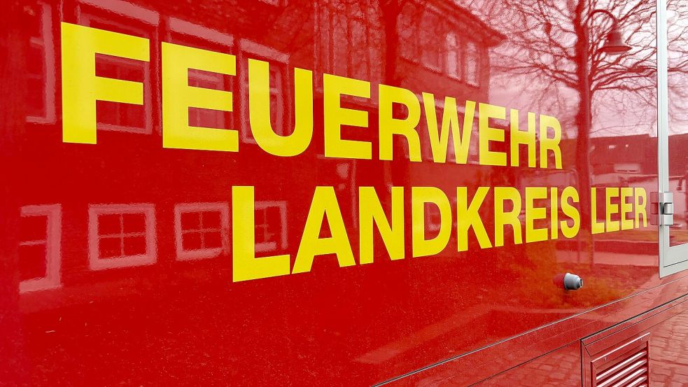 Mehrere Feuerwehren aus dem Landkreis Leer rückten zu einem Scheunenbrand in Bunde aus. Symbolfoto: Jonas Bothe